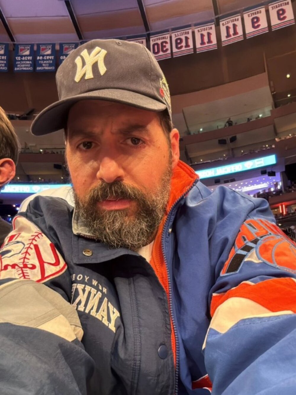 New York Knicks x Yankees Starter Jacket Medium